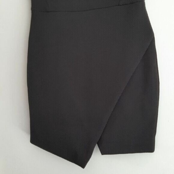 H&M Textural Weave Fabric Crewneck Fitted Mini Dress Black Sz 4 - Picture 6 of 12